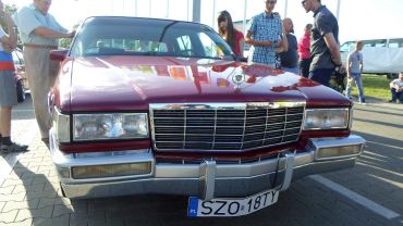 auto do ślubu Cadillac DeVille