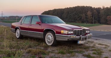 auto do ślubu Cadillac DeVille