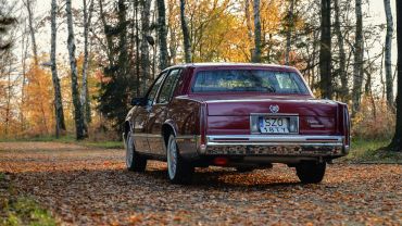 auto do ślubu Cadillac DeVille