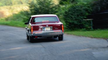 auto do ślubu Cadillac DeVille