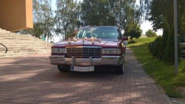 auto do ślubu Cadillac DeVille